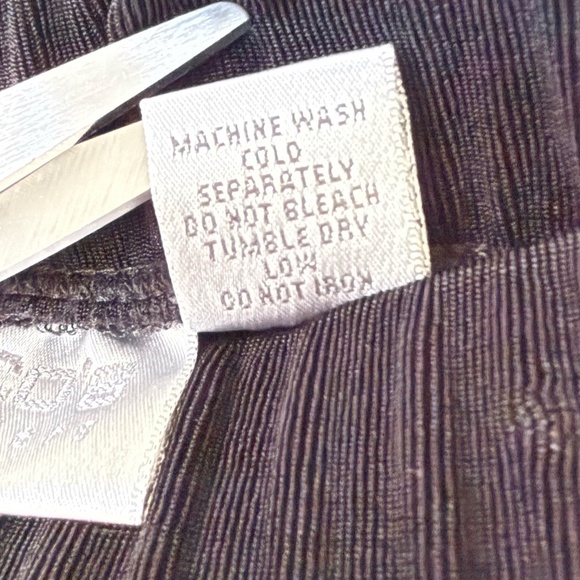 Chico Traveler elastic waist 3 tiered skirt, size 1 Chico, black - Picture 3 of 4